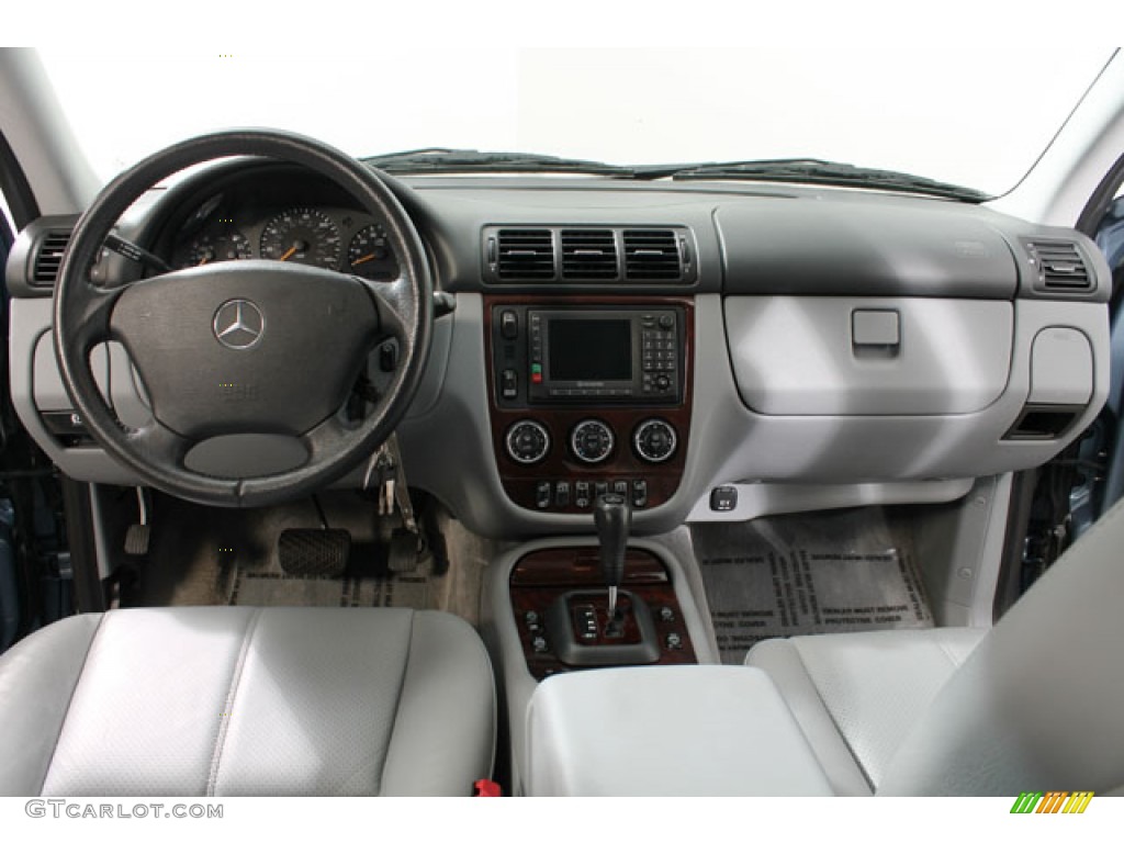 2004 Mercedes-Benz ML 350 4Matic Dashboard Photos