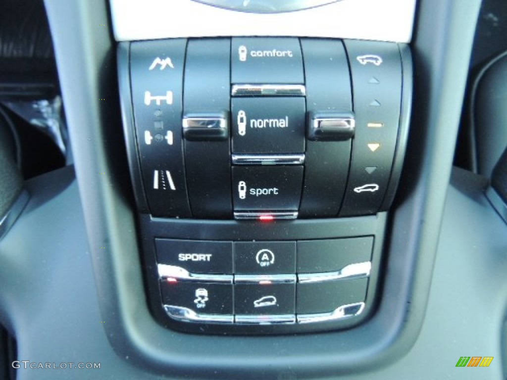 2013 Porsche Cayenne GTS Controls Photo #73885718