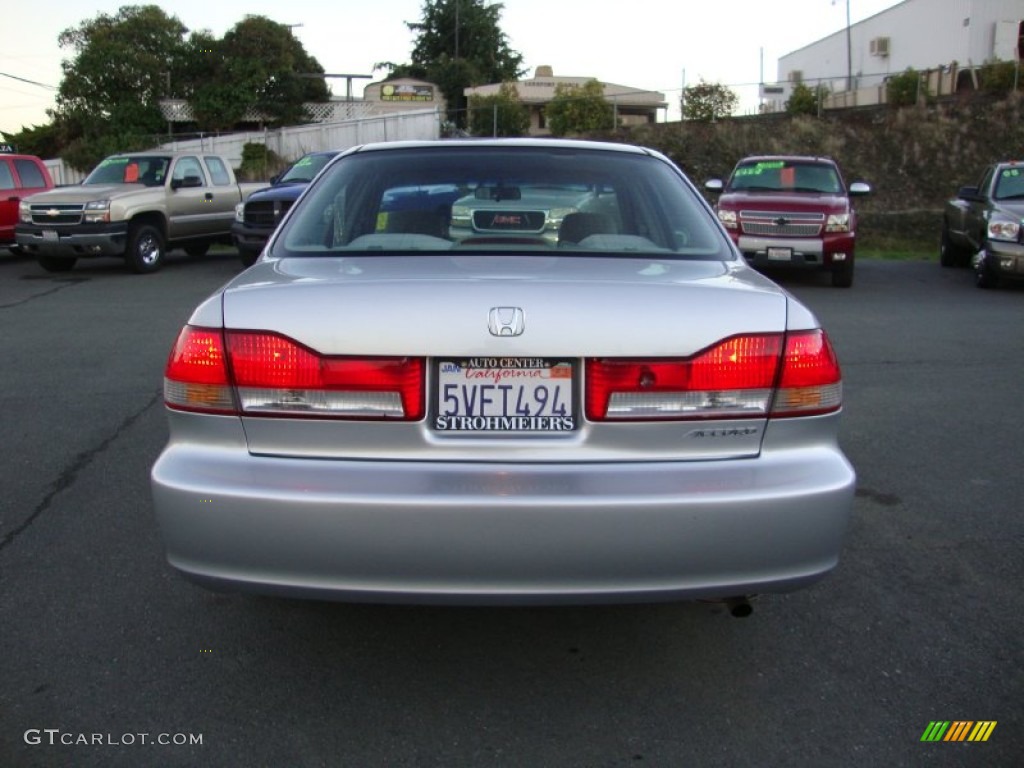 2002 Accord LX Sedan - Satin Silver Metallic / Quartz Gray photo #6