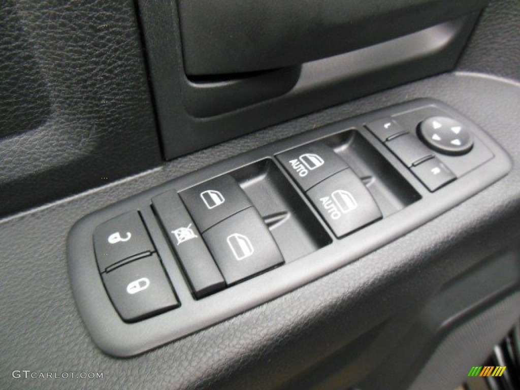 2013 Ram 1500 Express Quad Cab 4x4 Controls Photo #73887311