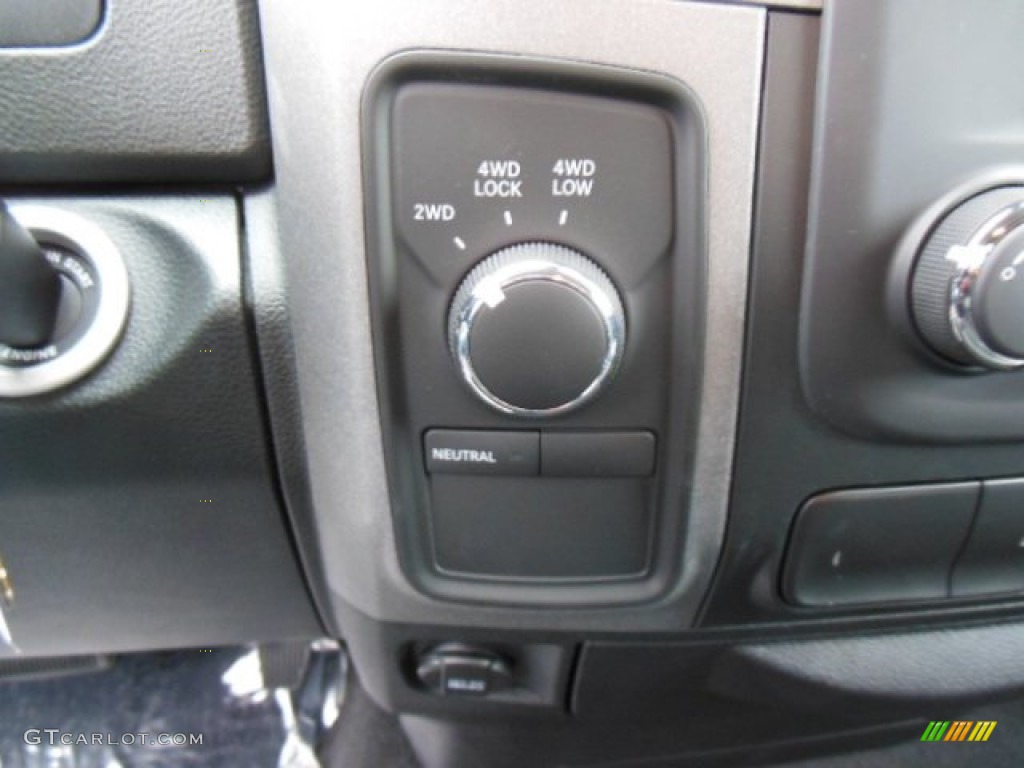 2013 Ram 1500 Express Quad Cab 4x4 Controls Photo #73887337