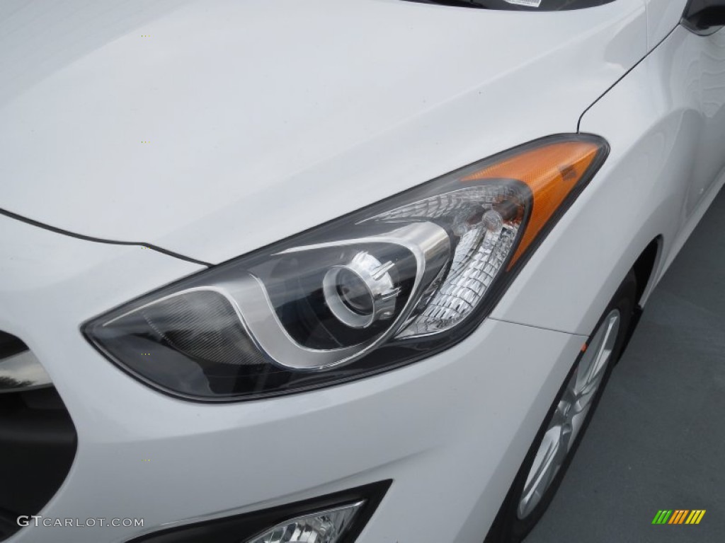 2013 Elantra GT - Monaco White / Beige photo #8