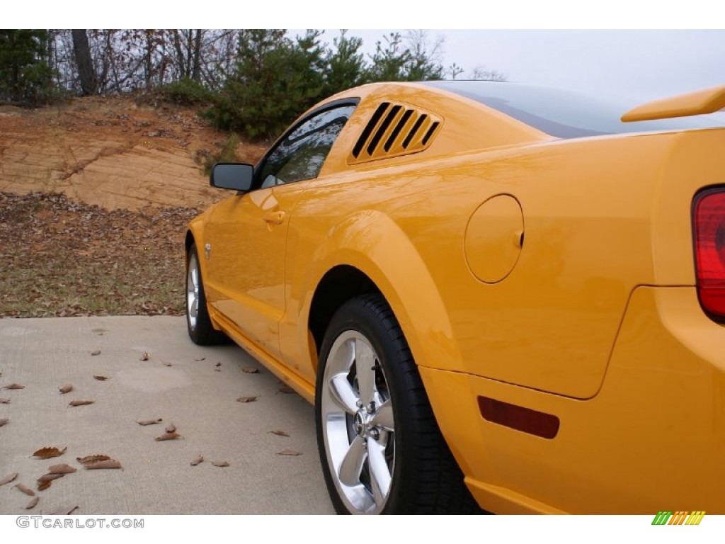 2009 Mustang GT Premium Coupe - Grabber Orange / Dark Charcoal photo #11