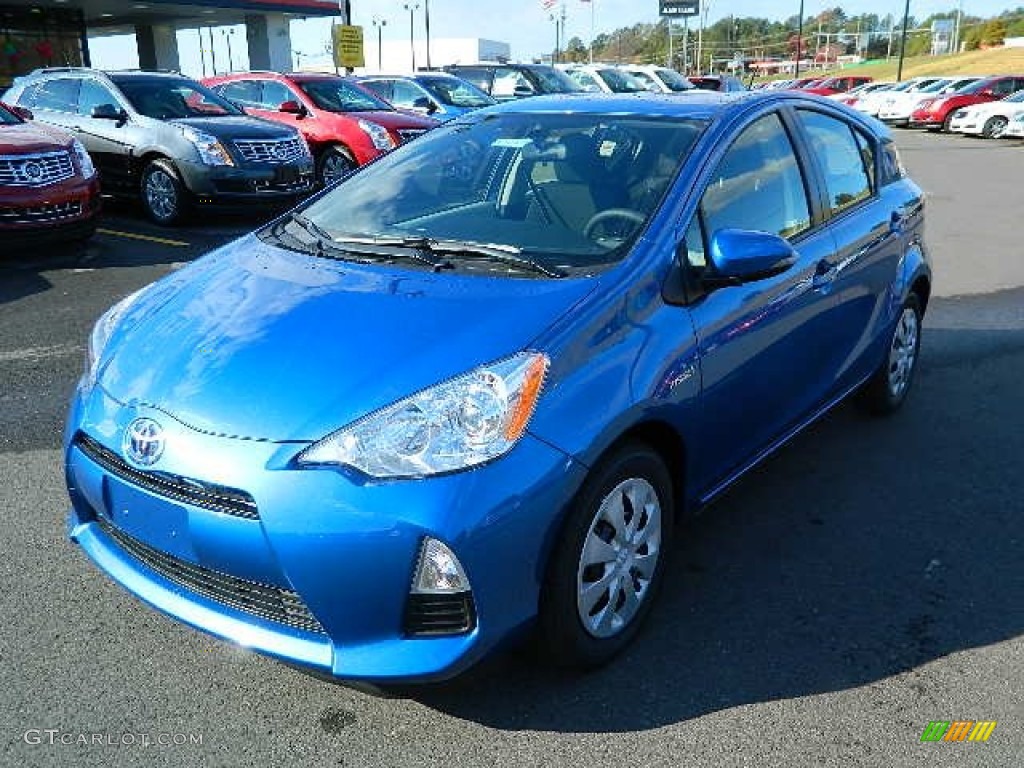 Blazing Blue Pearl 2013 Toyota Yaris SE 5 Door Exterior Photo #73894007