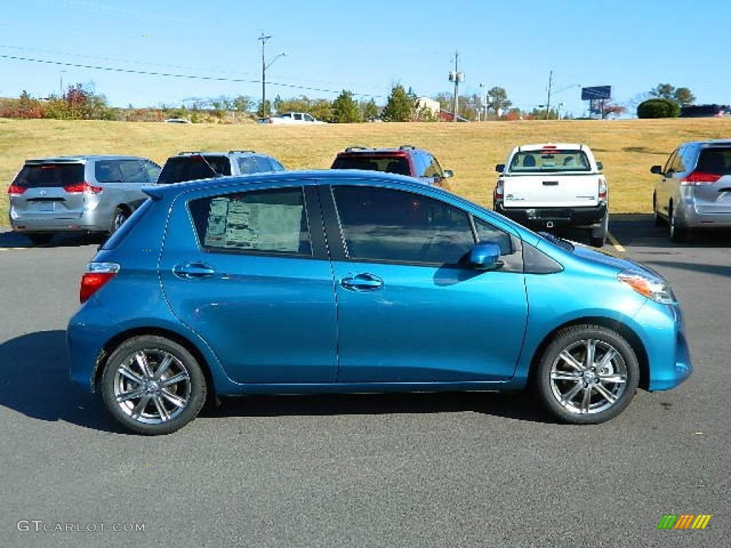 Blazing Blue Pearl 2013 Toyota Yaris SE 5 Door Exterior Photo #73894133