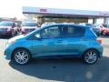 2013 Blazing Blue Pearl Toyota Yaris SE 5 Door  photo #6