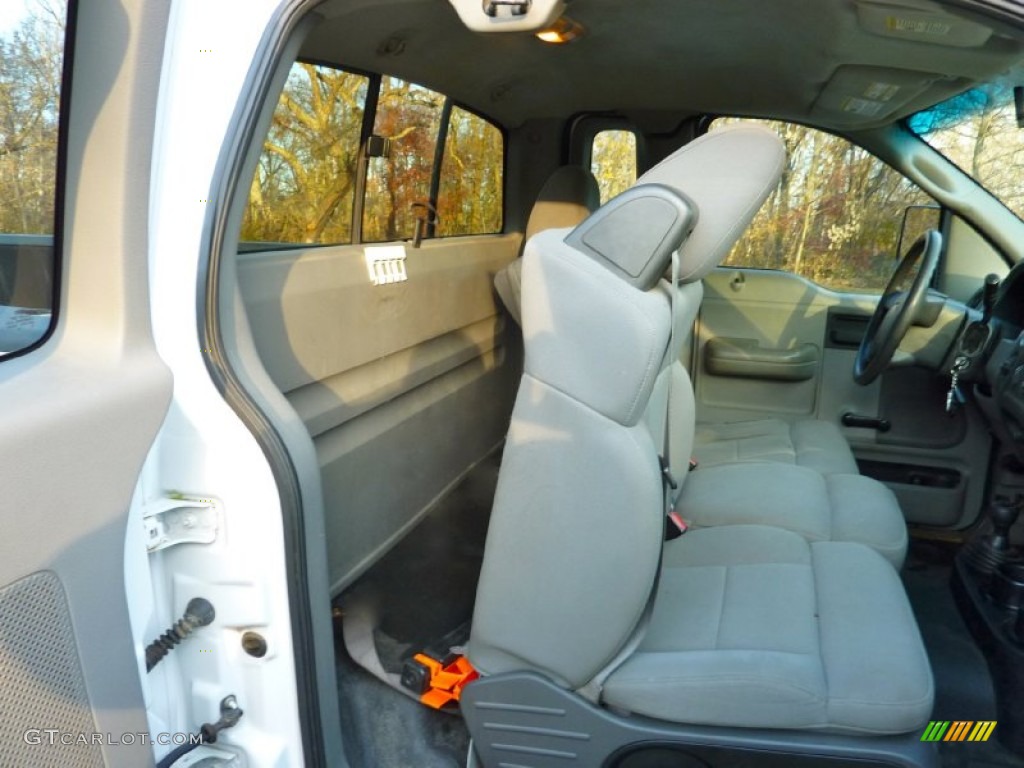 2004 F150 XL Regular Cab 4x4 - Oxford White / Medium/Dark Flint photo #26