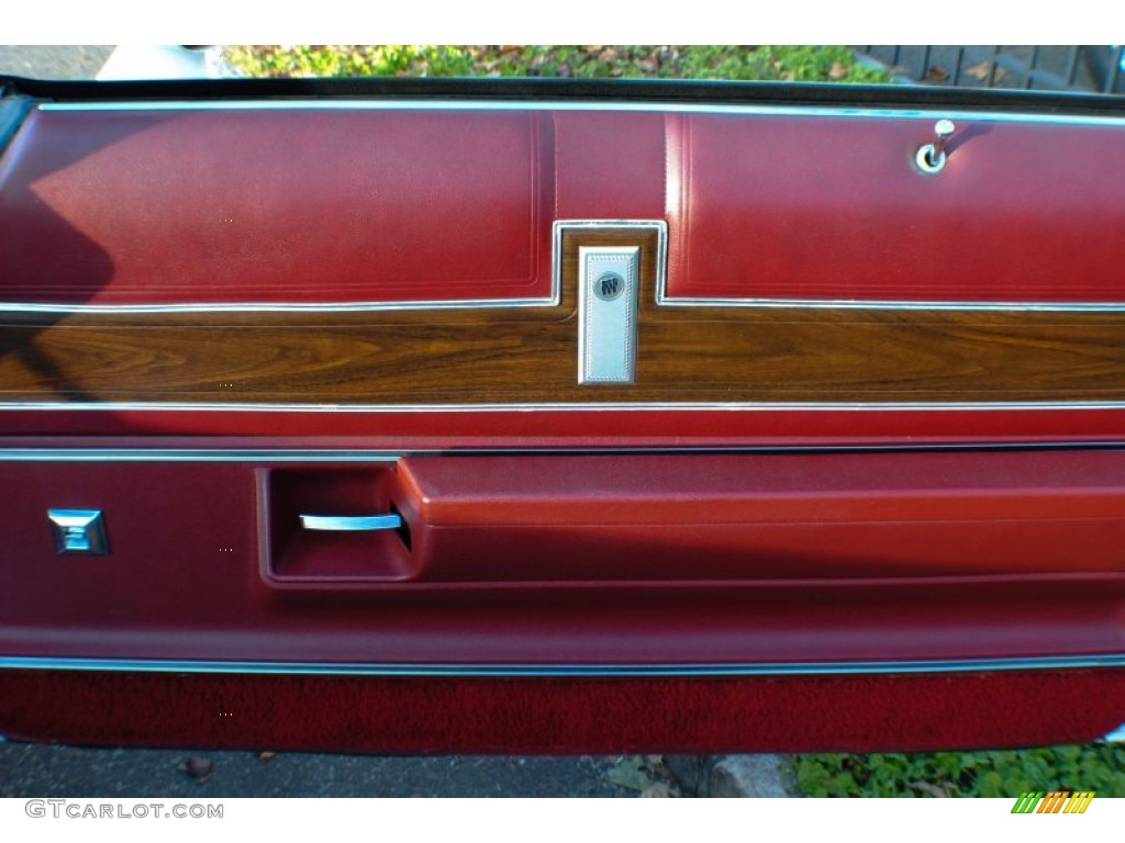 1975 Buick LeSabre Custom 4 Door Sedan White/Red Door Panel Photo #73896428