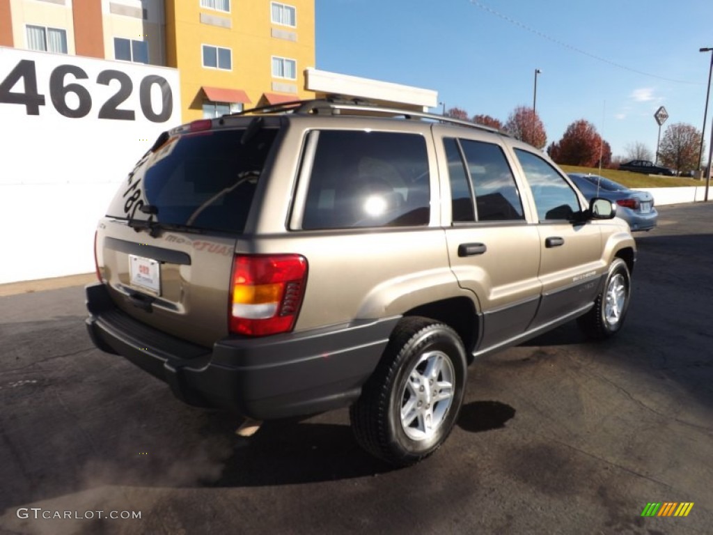 2004 Grand Cherokee Laredo - Light Khaki Metallic / Taupe photo #7