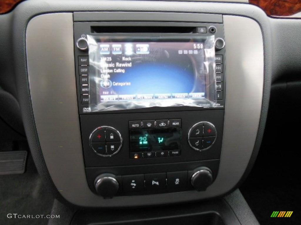 2013 GMC Yukon SLT 4x4 Controls Photo #73898865