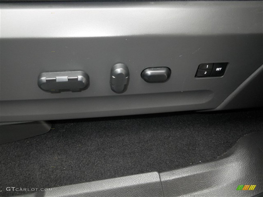 2007 Ford Expedition EL Eddie Bauer Controls Photo #73900937