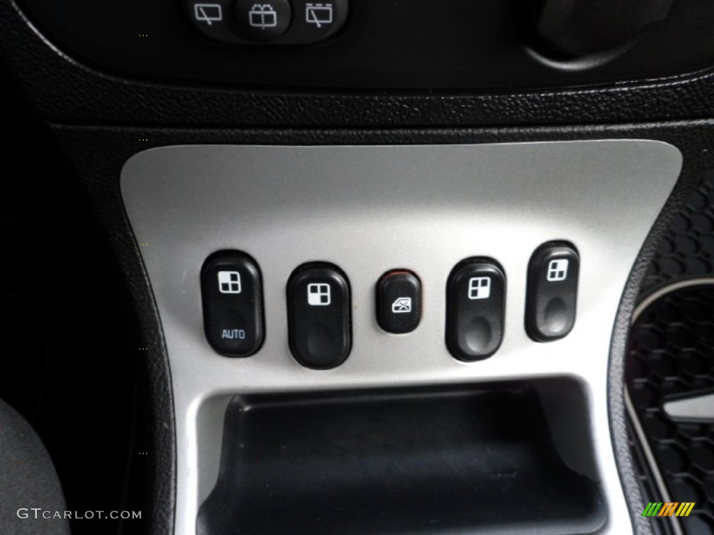 2008 Chevrolet HHR LS Controls Photo #73902159