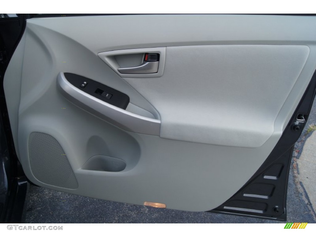 2013 Toyota Prius Two Hybrid Misty Gray Door Panel Photo #73904528