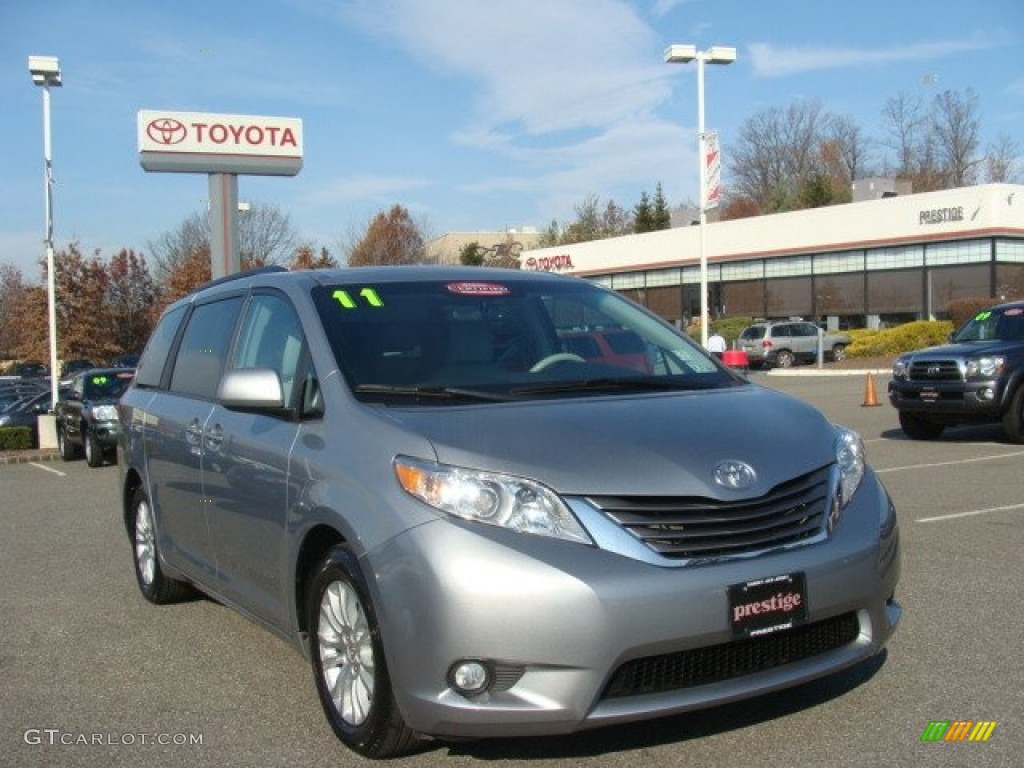 Silver Sky Metallic Toyota Sienna