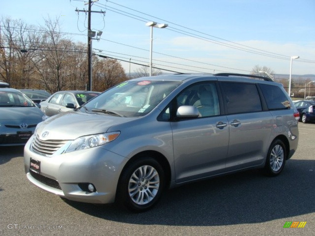 2011 Sienna XLE - Silver Sky Metallic / Light Gray photo #3