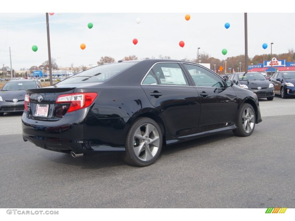 2012 Camry SE - Attitude Black Metallic / Black photo #5