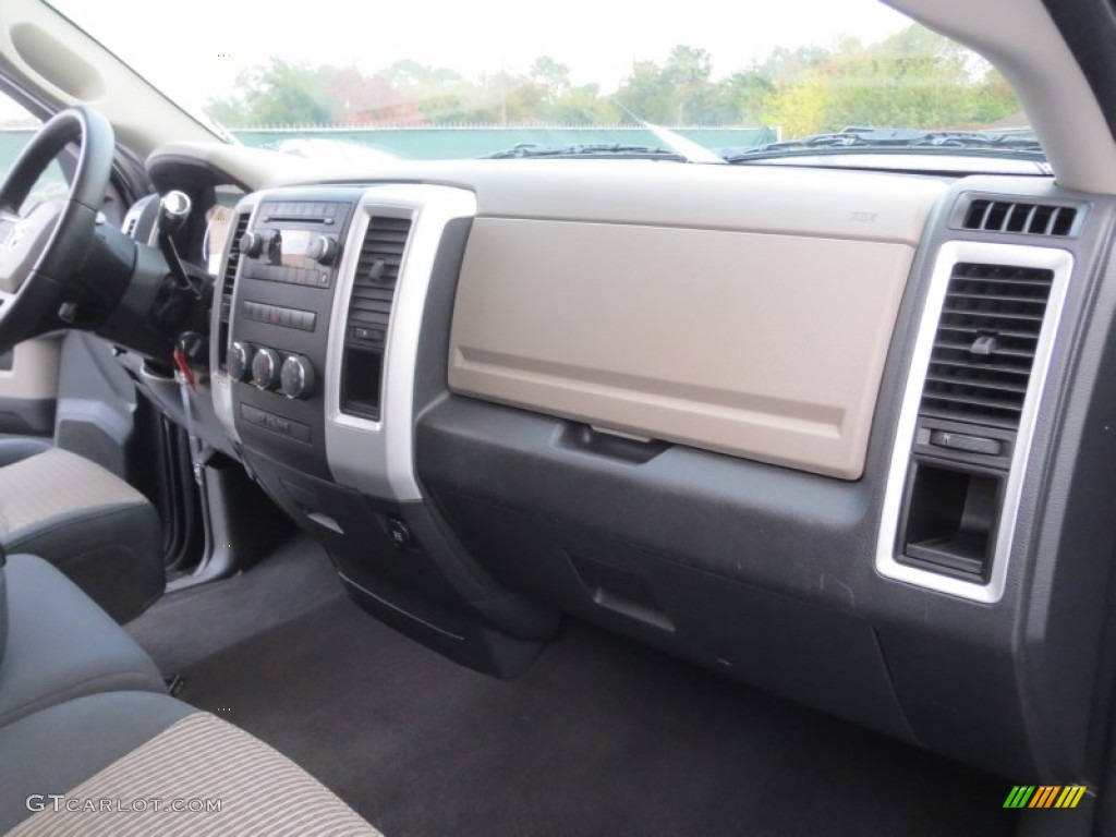 2010 Ram 1500 SLT Quad Cab - Brilliant Black Crystal Pearl / Dark Slate/Medium Graystone photo #24