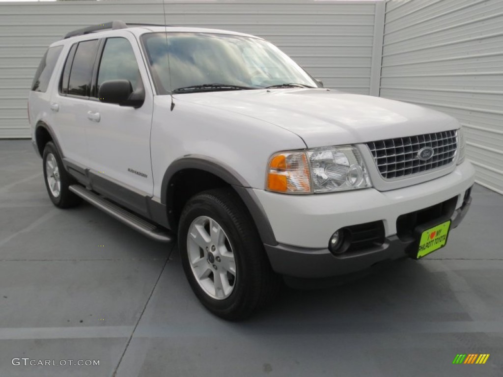 2005 Explorer XLT - Oxford White / Graphite photo #1