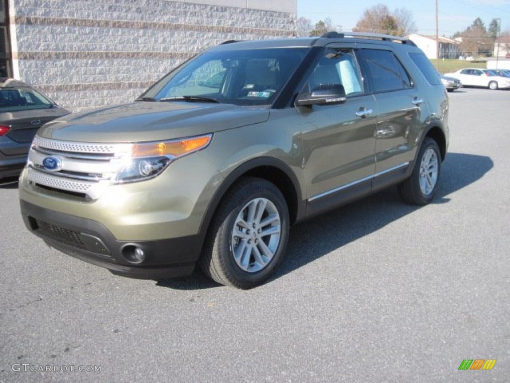 2013 Explorer XLT 4WD - Ginger Ale Metallic / Medium Light Stone photo #2