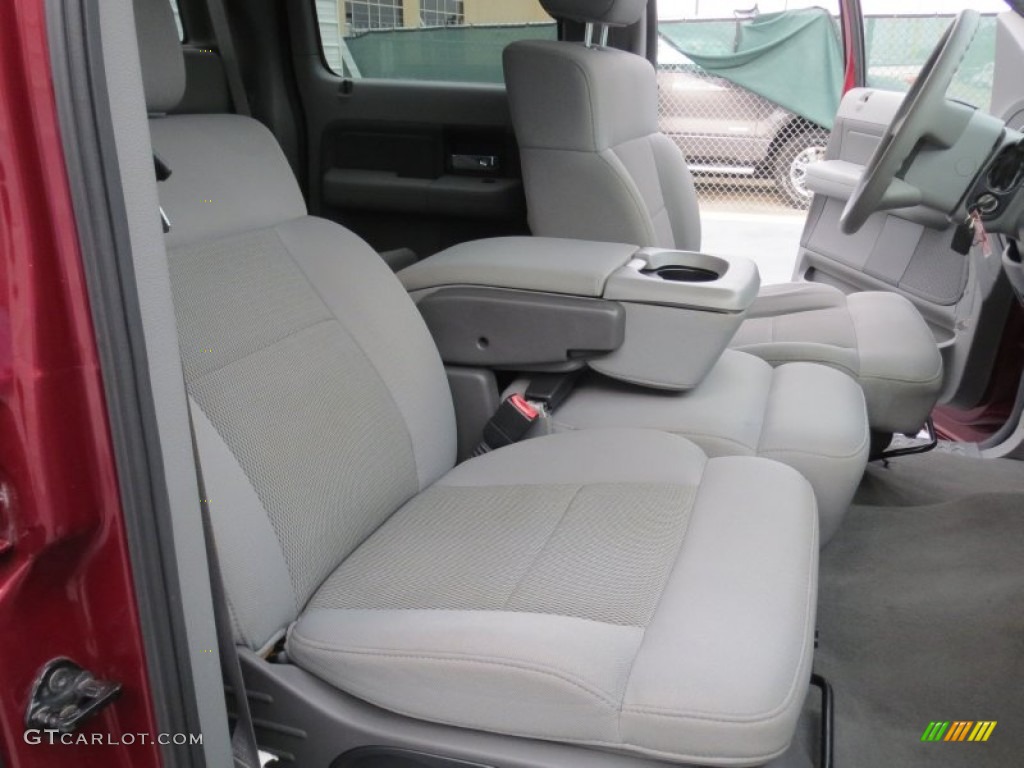 Medium Flint Grey Interior 2005 Ford F150 XLT SuperCrew Photo #73908833