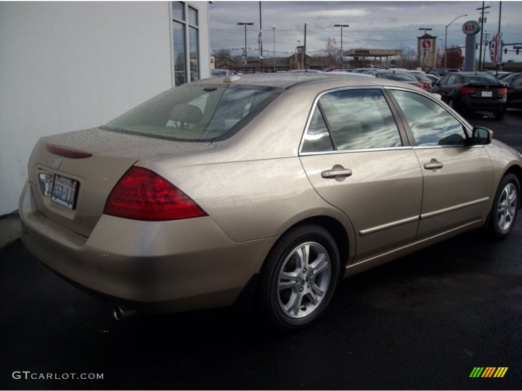 2006 Accord EX-L Sedan - Desert Mist Metallic / Ivory photo #7