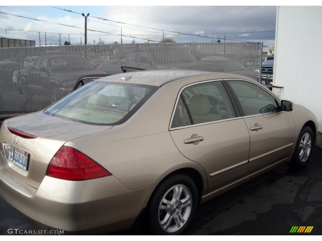 2006 Accord EX-L Sedan - Desert Mist Metallic / Ivory photo #8