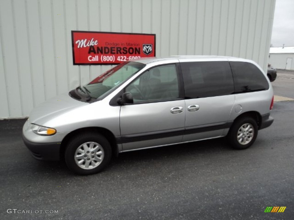 2000 Voyager SE - Bright Silver Metallic / Mist Gray photo #1