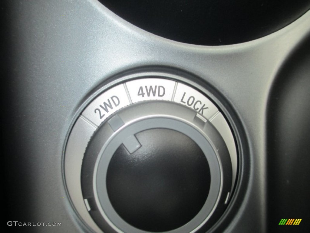 2013 Mitsubishi Outlander SE AWD Controls Photo #73912793
