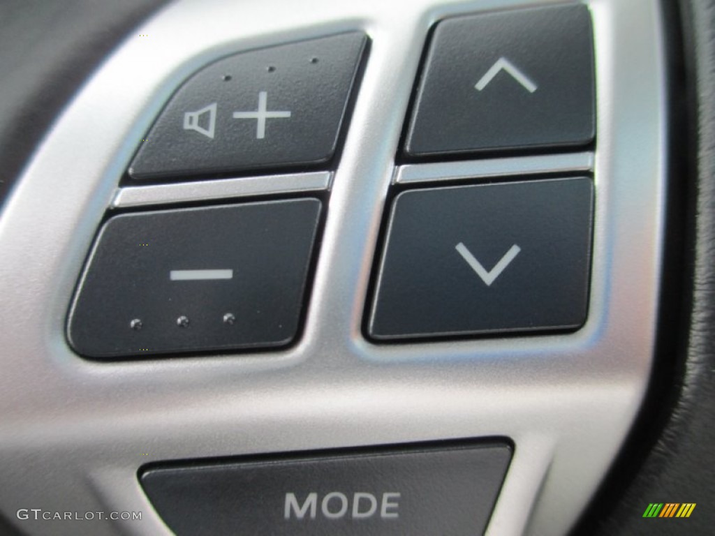 2013 Mitsubishi Outlander SE AWD Controls Photo #73912824