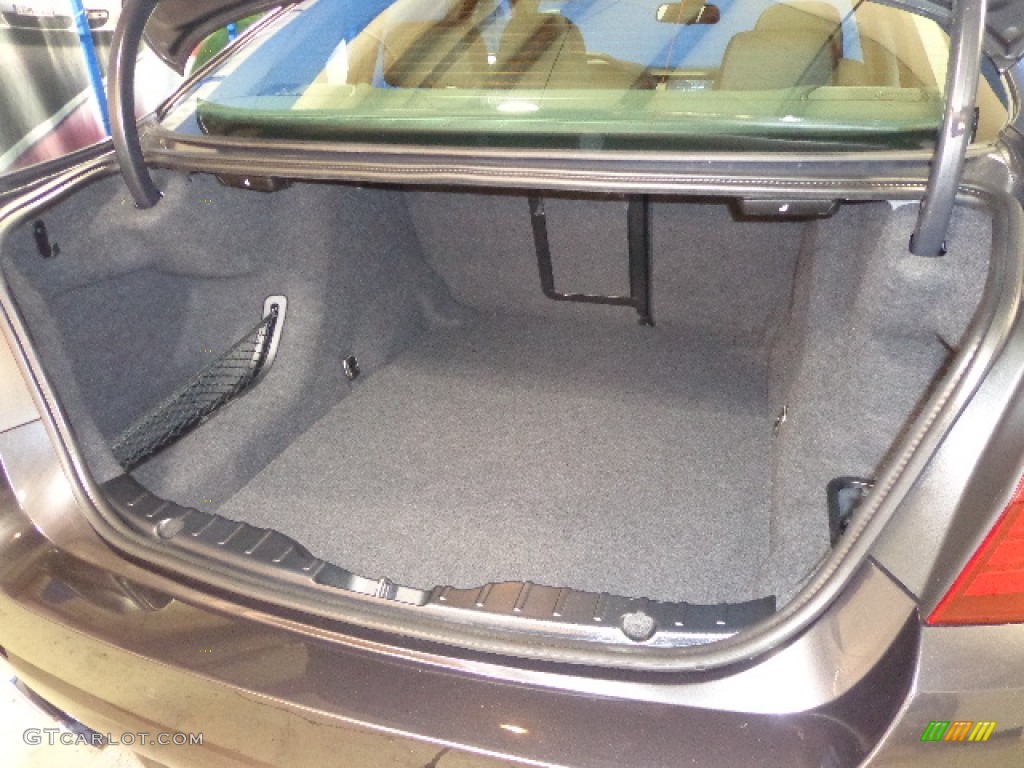 2012 BMW 5 Series 550i xDrive Sedan Trunk Photo #73922543