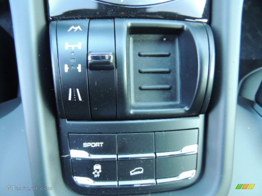 2013 Porsche Cayenne Diesel Controls Photo #73924097