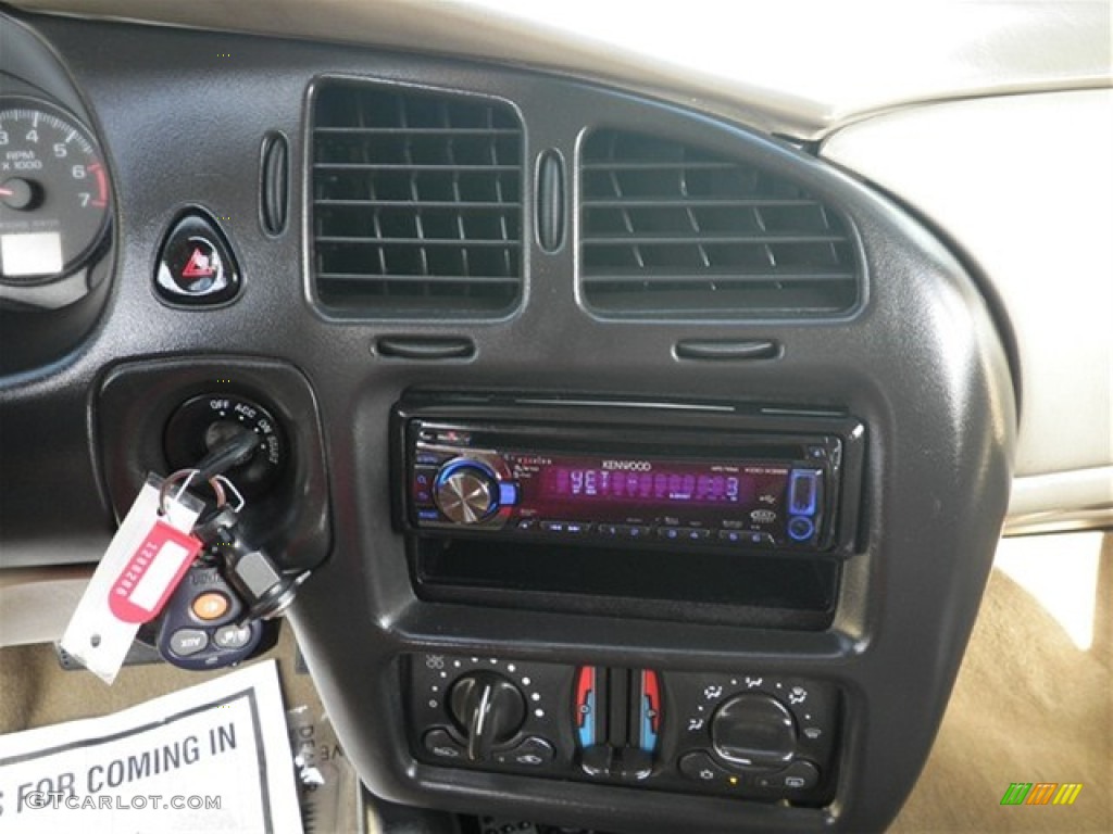 2005 Monte Carlo LS - Sandstone Metallic / Neutral photo #32