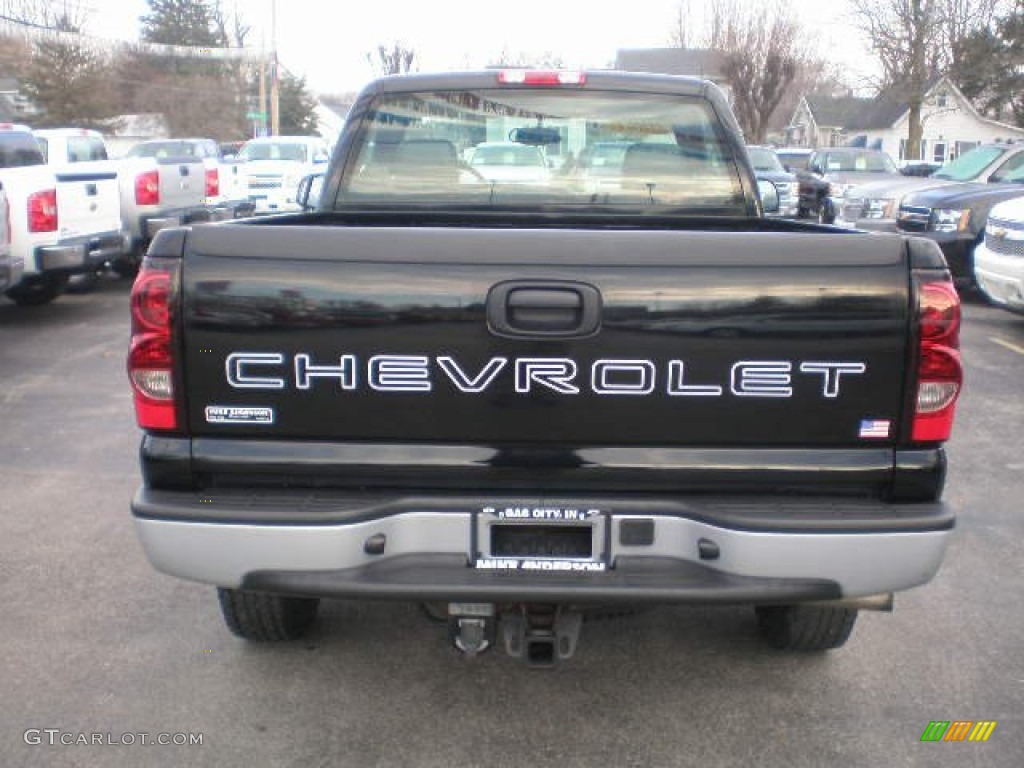 2004 Silverado 1500 Regular Cab 4x4 - Black / Dark Charcoal photo #10