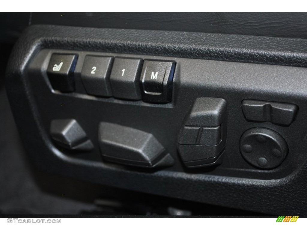 2013 BMW M6 Convertible Controls Photo #73937945