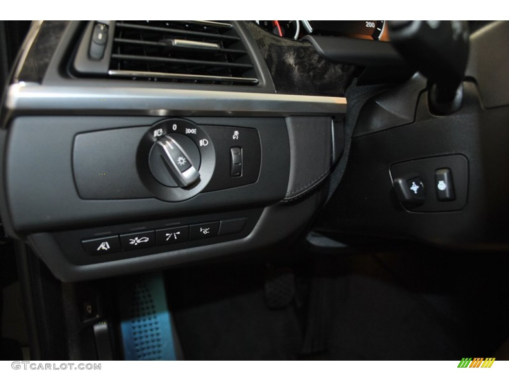2013 BMW M6 Convertible Controls Photo #73938133