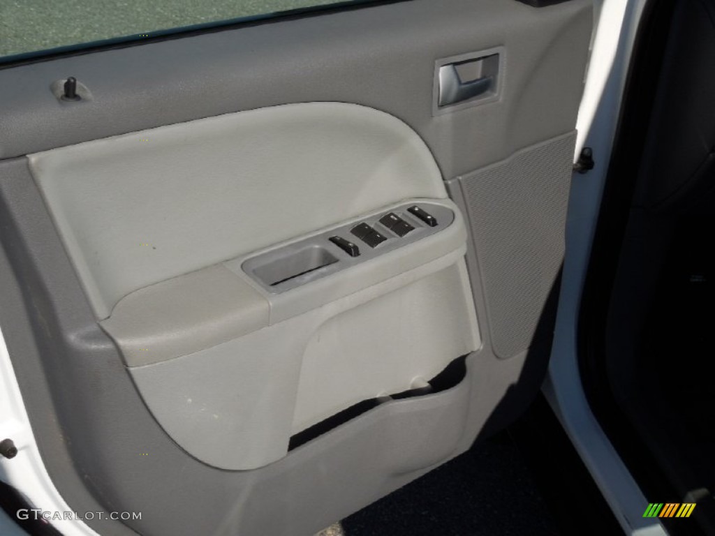 2007 Five Hundred SEL - Oxford White / Shale photo #11