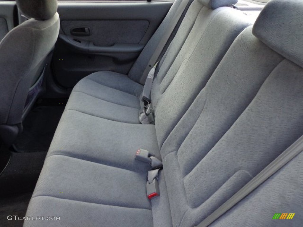 2004 Elantra GLS Sedan - Sterling Silver / Gray photo #5