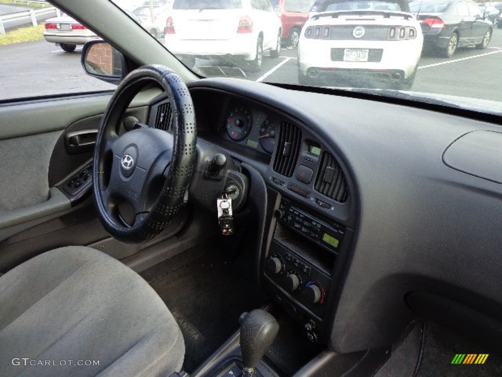2004 Elantra GLS Sedan - Sterling Silver / Gray photo #13