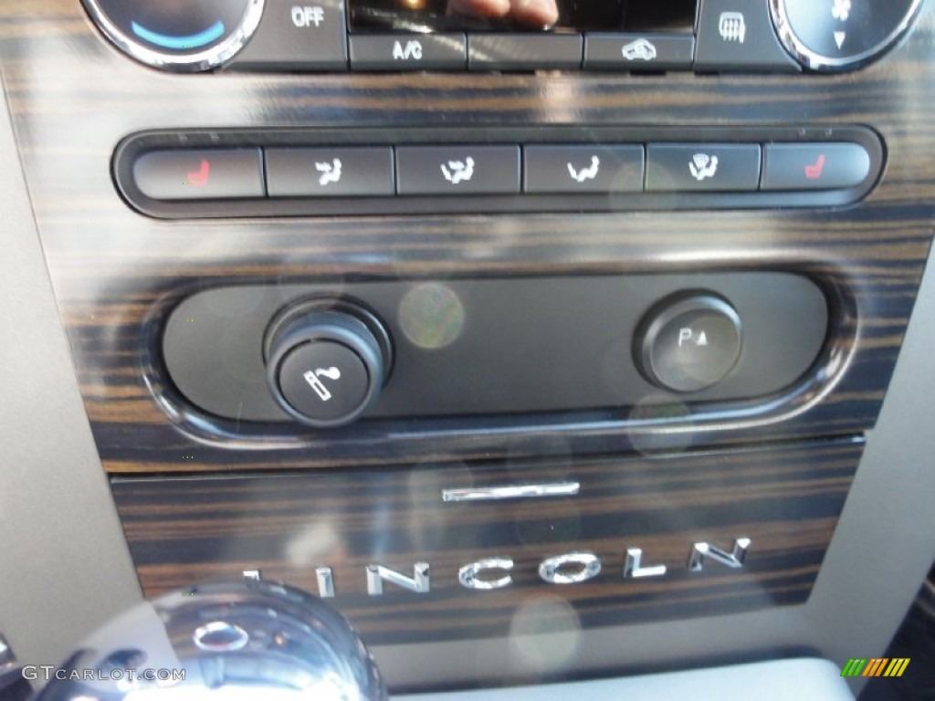 2008 Lincoln Mark LT SuperCrew 4x4 Controls Photos