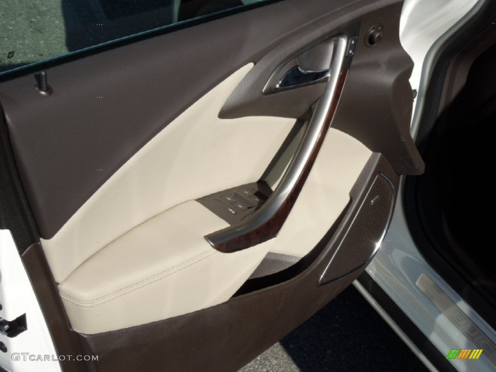 2013 Buick Verano FWD Cashmere Door Panel Photo #73944727