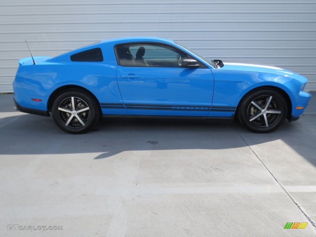 2010 Mustang V6 Coupe - Grabber Blue / Charcoal Black photo #2