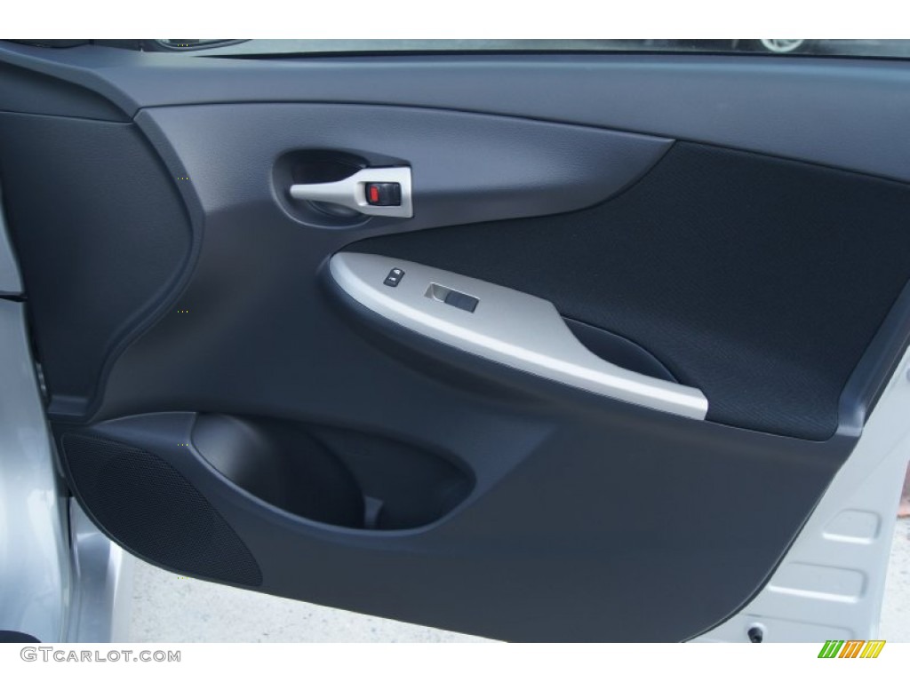 2013 Corolla S - Classic Silver Metallic / Dark Charcoal photo #17