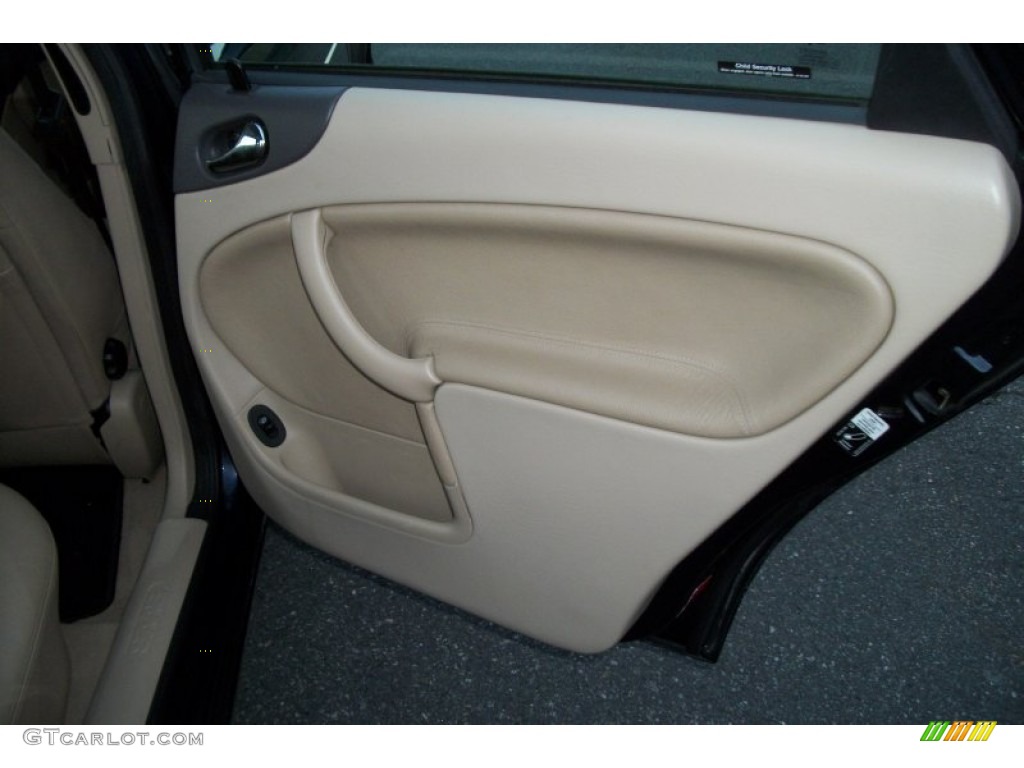 2002 9-3 SE Sedan - Midnight Blue Metallic / Sand Beige photo #20