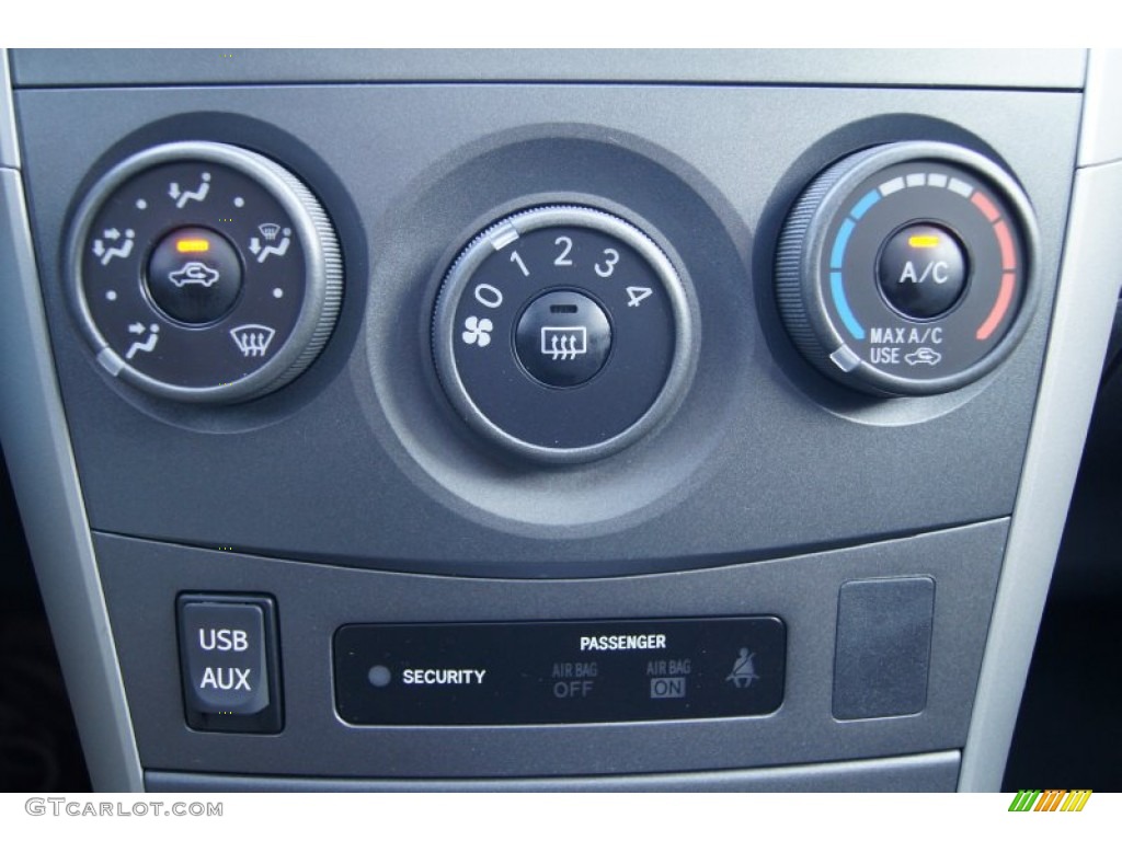 2013 Corolla S - Classic Silver Metallic / Dark Charcoal photo #30