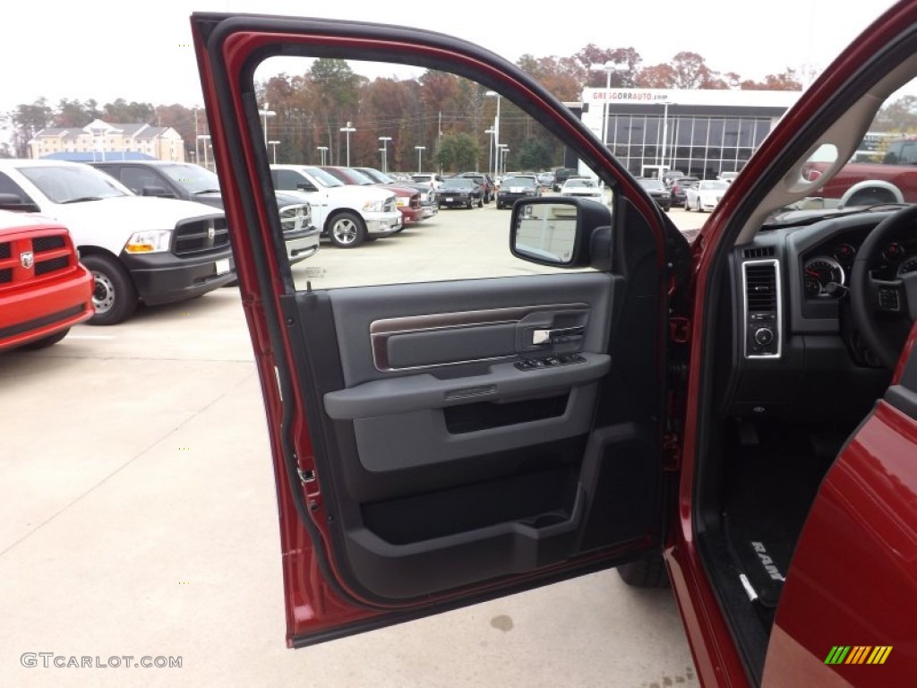 2013 Ram 1500 Lone Star Crew Cab 4x4 Black/Diesel Gray Door Panel Photo #73947618
