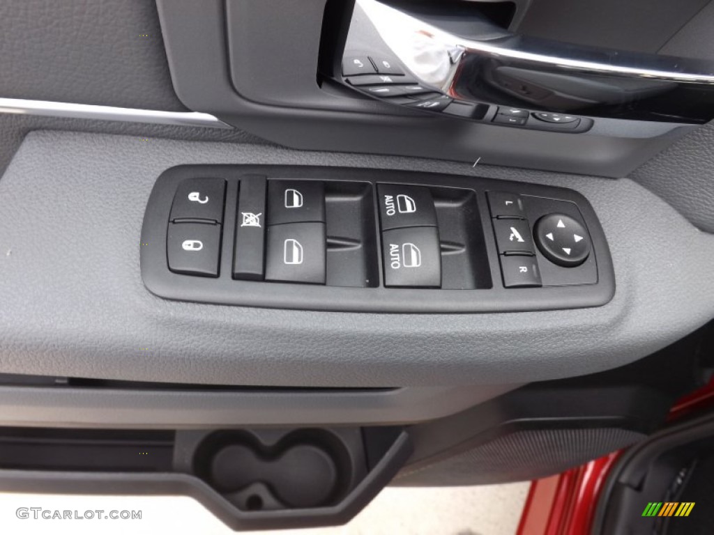 2013 Ram 1500 Lone Star Crew Cab 4x4 Controls Photos