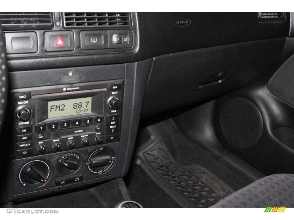 2003 Golf GLS 4 Door - Reflex Silver / Black photo #11