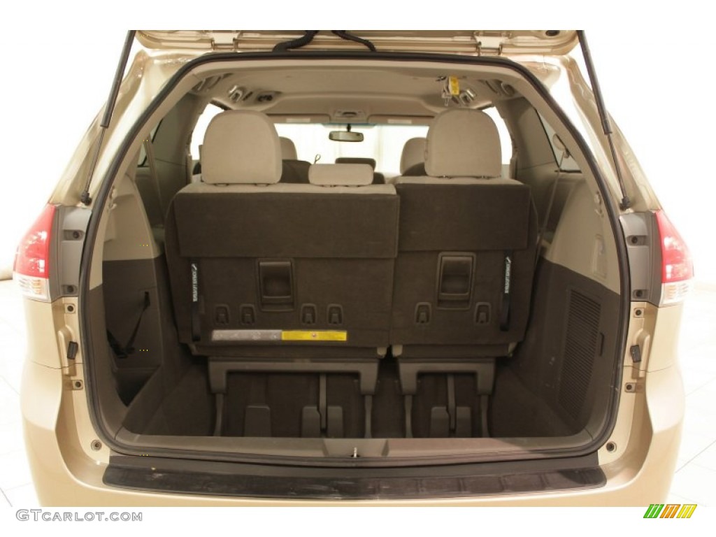 2011 Sienna LE - Sandy Beach Metallic / Bisque photo #22