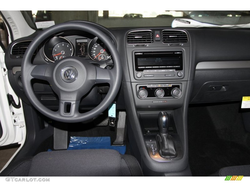 2013 Volkswagen Golf 2 Door Dashboard Photos