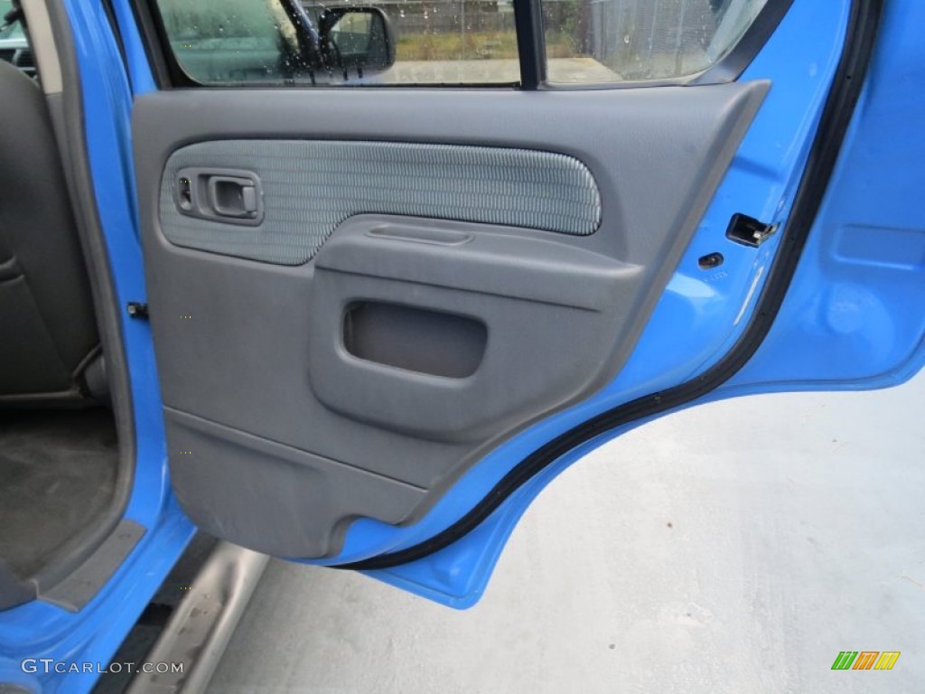 2002 Nissan Xterra SE V6 Gray Celadon Door Panel Photo #73954682